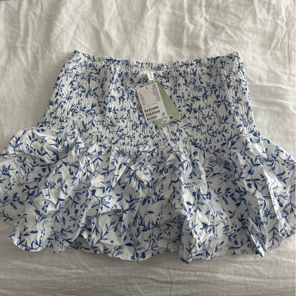 H&M Blue and White Floral Mini Skirt